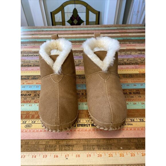 The Vermont Country Store Shoes - The Vermont Country Store Shearling Leather Bootie Slippers Soft Sole Sz 10
